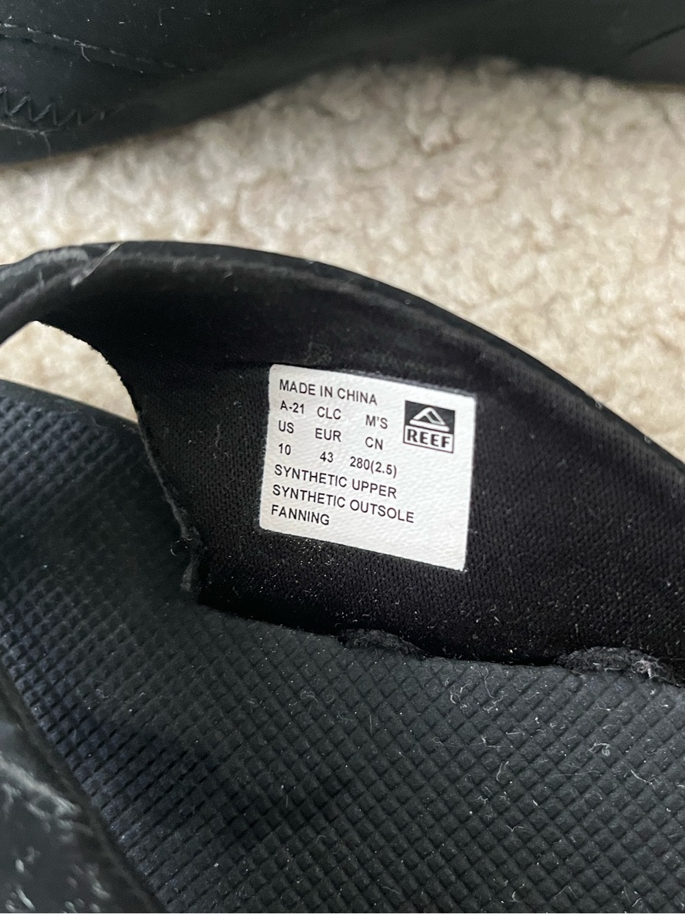 Reef Fanning Flip Flop with Bottle Opener Black Size 10 Men’s - Picture 7 of 7